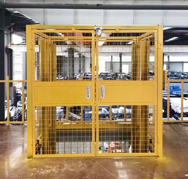 峡江智能导轨式升降机亮相